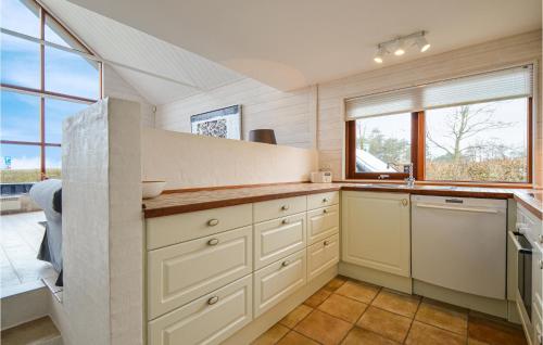 Kitchen, Three-Bedroom Holiday Home In Ebeltoft in Handrup Strand Kitchen, Three-Bedroom Holiday Home In Ebeltoft in Handrup Strand