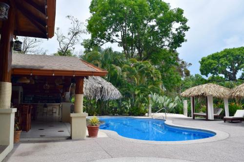 Zwembad, Hotel Playa Espadilla & Gardens in Quepos Zwembad, Hotel Playa Espadilla & Gardens in Quepos