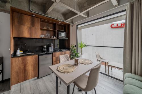 Epic Suites x Ahead near Matecaña International Airport Epic Suites x Ahead near Matecaña International Airport