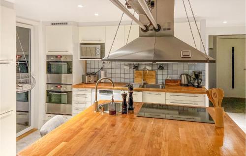 Kitchen, Amazing Home In Sturko With Wi-Fi in Sturkö Kitchen, Amazing Home In Sturko With Wi-Fi in Sturkö