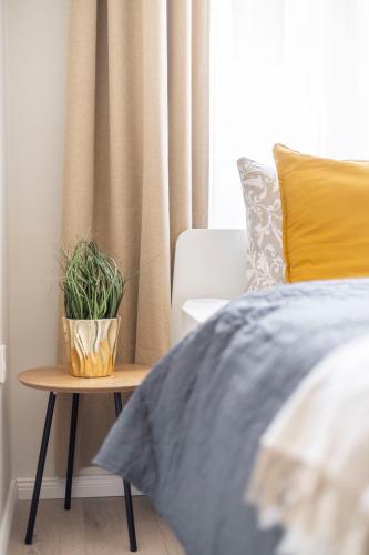 DeLuxe I36 City Center Suite with 4BEDRM, 2BATHRM