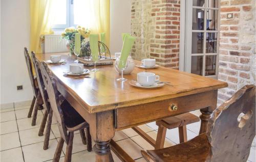 Kitchen, Cozy Home In Sahurs With Wifi in Sahurs Kitchen, Cozy Home In Sahurs With Wifi in Sahurs