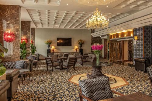 Pub/Lounge, Grand Hotel Gosforth Park in Newcastle upon Tyne Pub/Lounge, Grand Hotel Gosforth Park in Newcastle upon Tyne