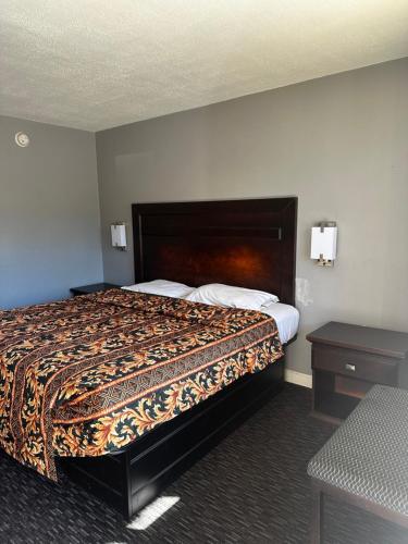 Apache Motel in Uptown Apache Motel in Uptown