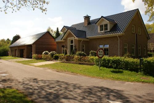 B&B Van Hunebed Naar Jullie Bed in Schoonoord B&B Van Hunebed Naar Jullie Bed in Schoonoord