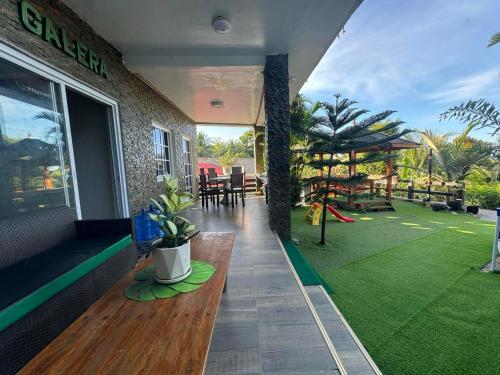 Phuenics de galera near Aninuan Falls Phuenics de galera near Aninuan Falls