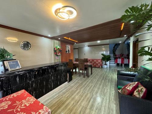 Phuenics de galera near Aninuan Falls Phuenics de galera near Aninuan Falls