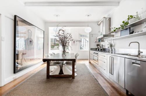 Facilities, Stunning North Bondi Beach Home in North Bondi Facilities, Stunning North Bondi Beach Home in North Bondi