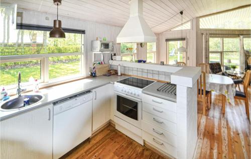 Kitchen, Lovely Home In Glesborg With Wifi in Glesborg Kitchen, Lovely Home In Glesborg With Wifi in Glesborg