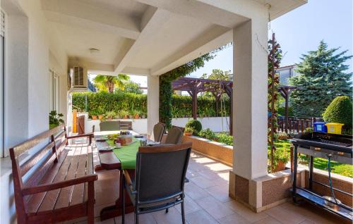 المنظر الخارجي, Lovely Apartment In Malinska With Wifi in ملنسكة المنظر الخارجي, Lovely Apartment In Malinska With Wifi in ملنسكة