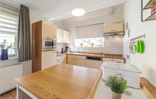 Kitchen, Oesterbaai - 5Personen in Verspreide huizen Wemeldinge Kitchen, Oesterbaai - 5Personen in Verspreide huizen Wemeldinge