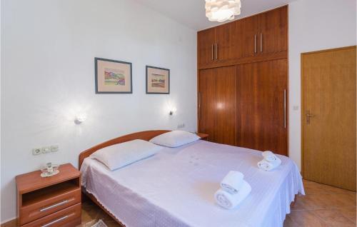 Holiday Home Vrboska With Fireplace 06