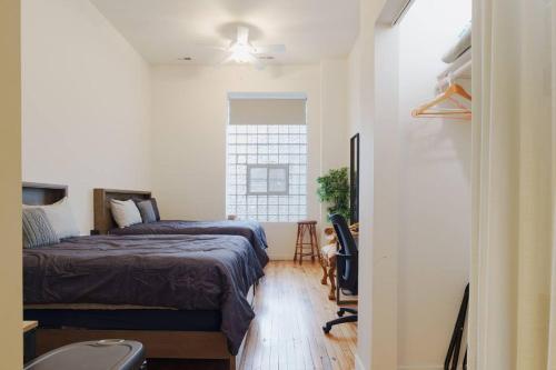Prime Wicker Park Studio Close to Shops & Dining