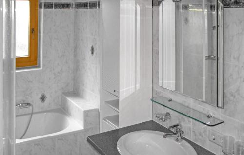 Bathroom, Ferienwohnung Kappl-Paznauntal in Kappl Bathroom, Ferienwohnung Kappl-Paznauntal in Kappl