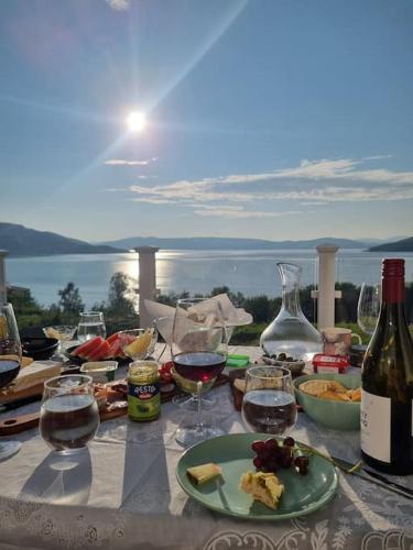 A környék, House with panoramic sea view, nearby Senja in Sorreisa A környék, House with panoramic sea view, nearby Senja in Sorreisa