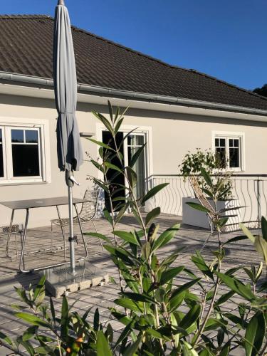 Traumhafte Wohnung für 6-7 Personen - riesige Dachterrasse (Traumhafte Wohnung fur 6-7 Personen - riesige Dachterrasse) in Haigerloch Traumhafte Wohnung für 6-7 Personen - riesige Dachterrasse (Traumhafte Wohnung fur 6-7 Personen - riesige Dachterrasse) in Haigerloch