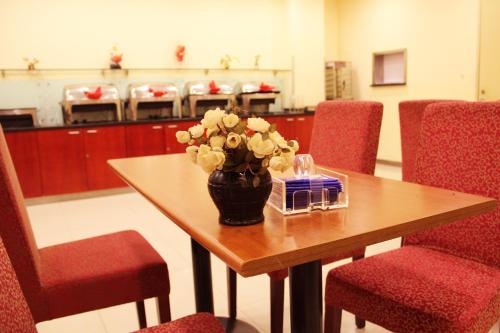 This photo about Hanting Express Urumqi Huanghe Road Branch shared on HyHotel.com