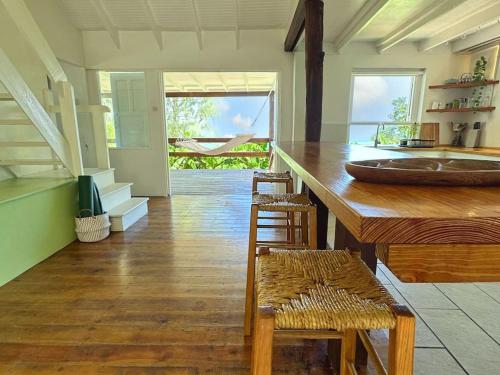 מתקני המלון, Little Diamond, Wooden Jungle House. Bathsheba. in באזשבה מתקני המלון, Little Diamond, Wooden Jungle House. Bathsheba. in באזשבה