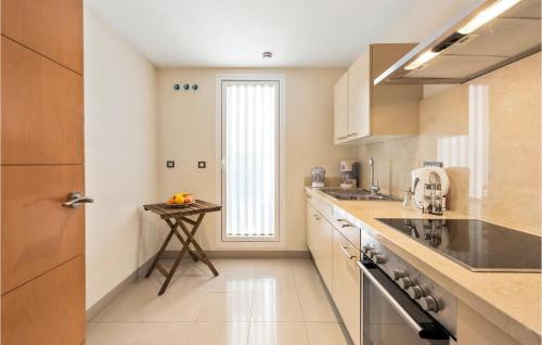 مطبخ, Nice Apartment In Estepona With Wifi in El Paraiso مطبخ, Nice Apartment In Estepona With Wifi in El Paraiso