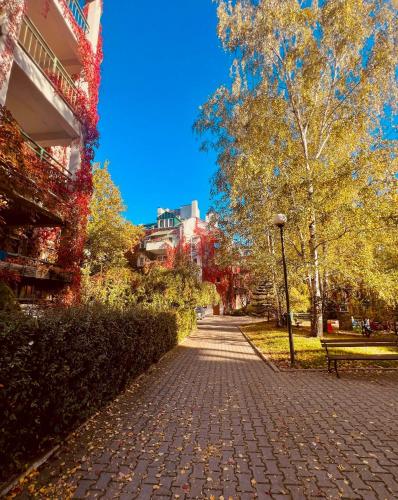 Lux Flat Next to Metro