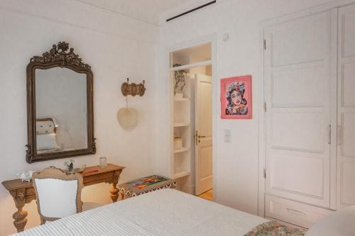 Timeless Athens Cozy Apartment