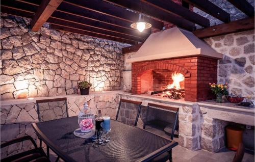 Viesnīcas āriene, 3 Bedroom Amazing Home In Vid in Vid Viesnīcas āriene, 3 Bedroom Amazing Home In Vid in Vid