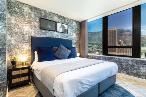 Luxury Elegant Designer two bed - AC & Views