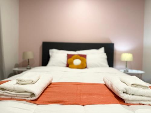 3BRM 3 Bathroom Central townhouse free car park