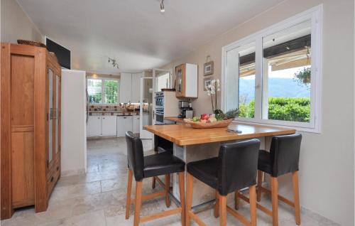 Kitchen, 4 Bedroom Amazing Home In Frejus in L'Escaillon Kitchen, 4 Bedroom Amazing Home In Frejus in L'Escaillon