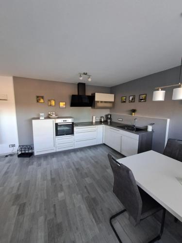 Konyha, Ferienwohnung Schäfer am Nationalpark Kellerwald (Ferienwohnung Schafer am Nationalpark Kellerwald) in Frankenau városközpont Konyha, Ferienwohnung Schäfer am Nationalpark Kellerwald (Ferienwohnung Schafer am Nationalpark Kellerwald) in Frankenau városközpont