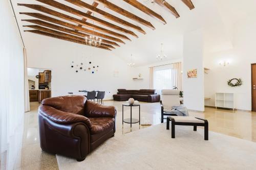 Szolgáltatások, Cozy Residence in Lazdynėliai Szolgáltatások, Cozy Residence in Lazdynėliai