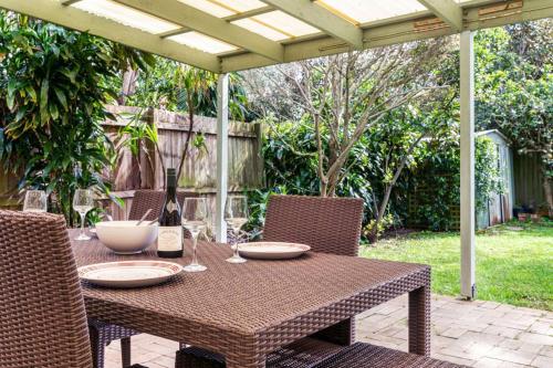 Family Beach House - spacious w yard AC car space in North Bondi Family Beach House - spacious w yard AC car space in North Bondi