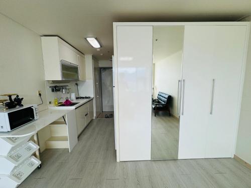 Kitchen, Ssangmun Bukhansan, Dobongsan Mountain and Find Comfort Anywhere You Go in Dobong Kitchen, Ssangmun Bukhansan, Dobongsan Mountain and Find Comfort Anywhere You Go in Dobong