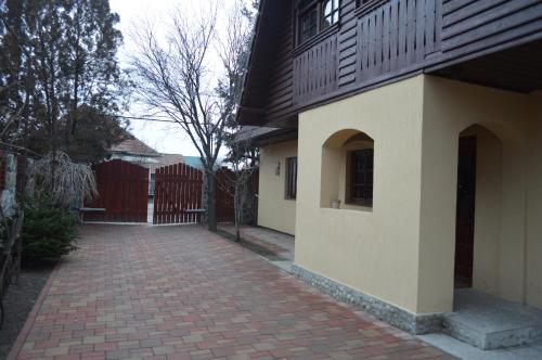 入口, La Mos Pavel in 納達塞盧 入口, La Mos Pavel in 納達塞盧