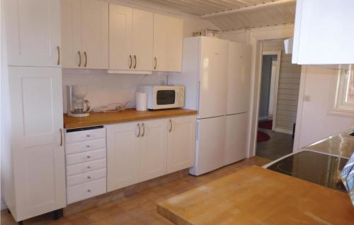 Kitchen, Gorgeous Home In Flen With Sauna in Flen Kitchen, Gorgeous Home In Flen With Sauna in Flen