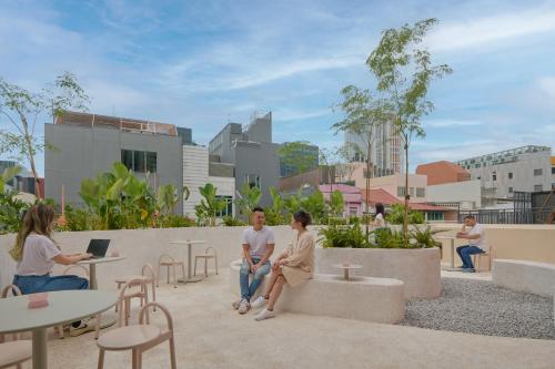 Balcony/terrace, KINN Habitat near Boat Quay Balcony/terrace, KINN Habitat near Boat Quay