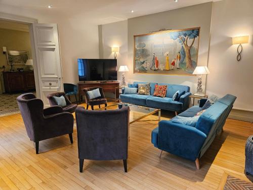 Propriété standing Loire Valley (Propriete standing Loire Valley) in Luynes Propriété standing Loire Valley (Propriete standing Loire Valley) in Luynes