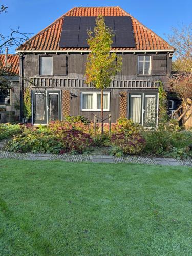 B&B de Gouwe Tijd, suite "Gouden Ginkgo" in Noordgouwe B&B de Gouwe Tijd, suite "Gouden Ginkgo" in Noordgouwe