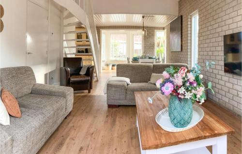 Cozy Home In Stavenisse With Sauna in Tholen Cozy Home In Stavenisse With Sauna in Tholen