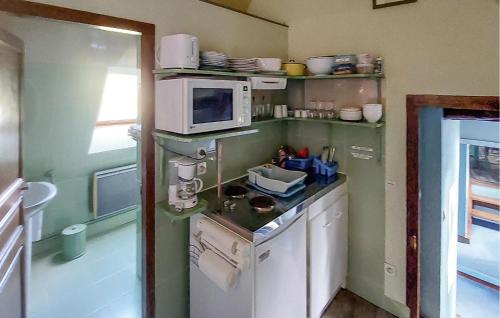 Kitchen, 1 Bedroom Nice Apartment In Montville in Montville Kitchen, 1 Bedroom Nice Apartment In Montville in Montville