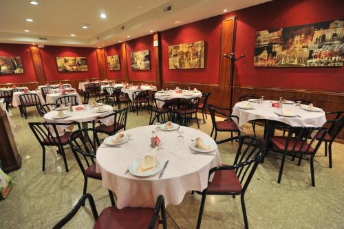 Restaurant, Hostal Goyma II in San Fernando de Henares Restaurant, Hostal Goyma II in San Fernando de Henares