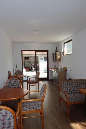 Közös társalgó / TV, Apartments and Rooms MN, Konjic in Konjic Közös társalgó / TV, Apartments and Rooms MN, Konjic in Konjic