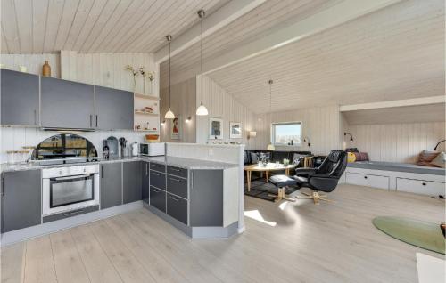 cuina, Holiday Home Skodbjergevej Hvide Sande X in Hvide Sande cuina, Holiday Home Skodbjergevej Hvide Sande X in Hvide Sande