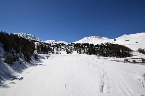 View, Residence Le France - Studio 3 pers - LE FRANCE - PLAGNE CENTRE MAE-8794 in La Plagne View, Residence Le France - Studio 3 pers - LE FRANCE - PLAGNE CENTRE MAE-8794 in La Plagne