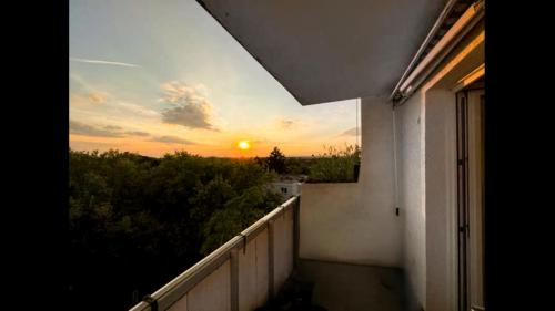 陽台/露台, Moderne 3-Zimmer-Ferienwohnung bei Frankfurt - frisch renoviert, zentral gelegen und perfekt fur Fam in 埃格爾斯巴赫 陽台/露台, Moderne 3-Zimmer-Ferienwohnung bei Frankfurt - frisch renoviert, zentral gelegen und perfekt fur Fam in 埃格爾斯巴赫