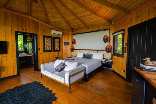 Cama, The Grand Forest Jarabacoa in Jarabacoa Cama, The Grand Forest Jarabacoa in Jarabacoa