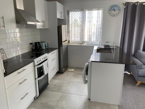 2BD Family or Couple Guesthouse Upstairs near Turf club, HOTA in Bundall in Bundall 2BD Family or Couple Guesthouse Upstairs near Turf club, HOTA in Bundall in Bundall