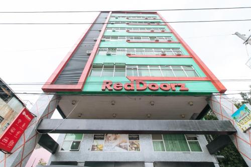 ทัศนียภาพภายนอกโรงแรม, เรดดอร์ซ ใกล้กับโบสถ์เกียโป มะนิลา (RedDoorz near Quiapo Church Manila) in กุยโป ทัศนียภาพภายนอกโรงแรม, เรดดอร์ซ ใกล้กับโบสถ์เกียโป มะนิลา (RedDoorz near Quiapo Church Manila) in กุยโป