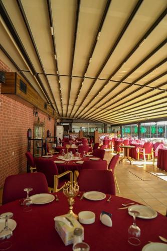Restaurace, فندق بغداد Baghdad International Hotel in Baghdad Restaurace, فندق بغداد Baghdad International Hotel in Baghdad