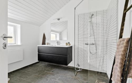 Bathroom, Awesome Home In Præstø With Wifi in Praesto Bathroom, Awesome Home In Præstø With Wifi in Praesto